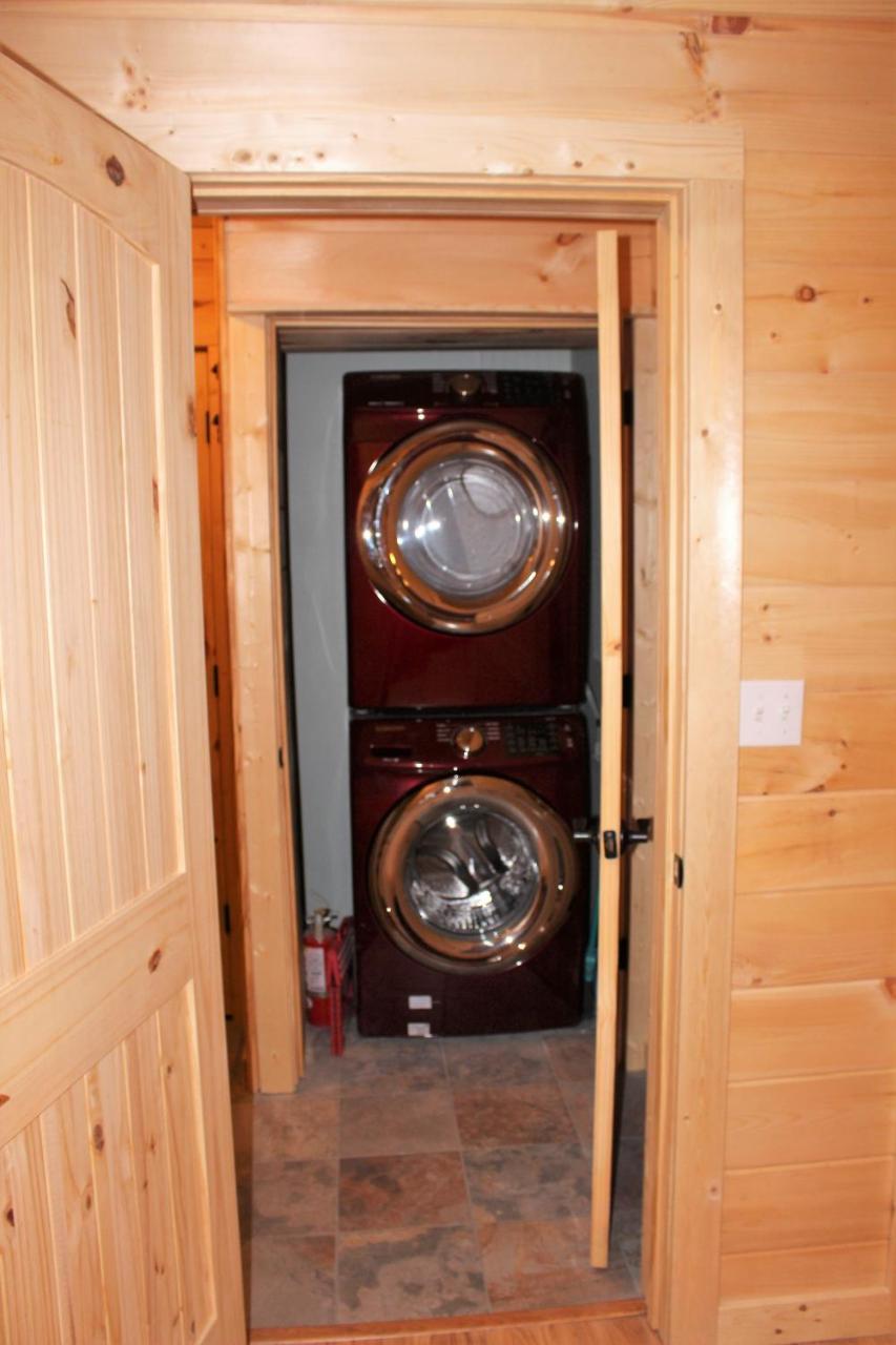 Spacious Downtown Condo Walking Distance To Downtown Gatlinburg Sleeps 6 Guests المظهر الخارجي الصورة