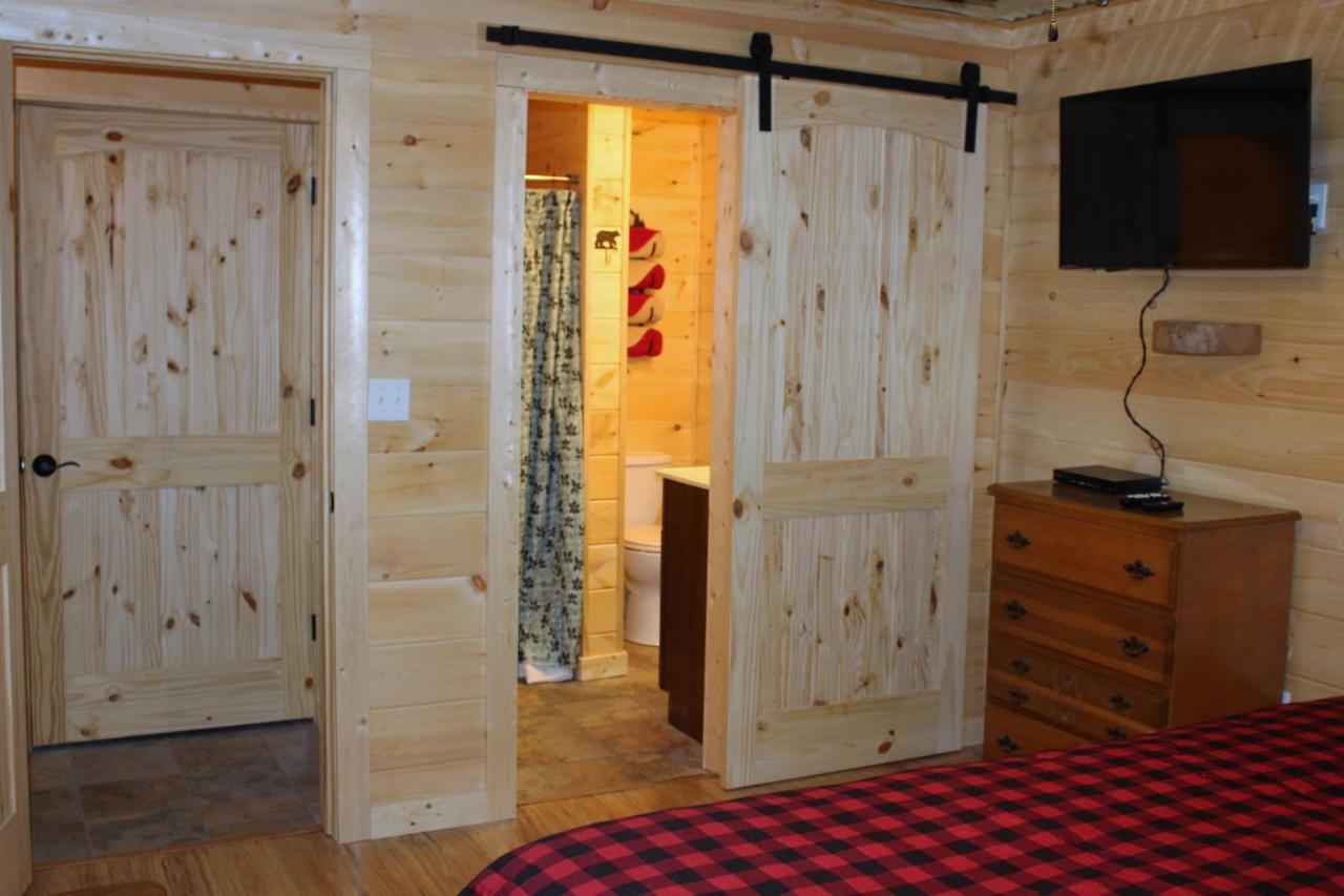 Spacious Downtown Condo Walking Distance To Downtown Gatlinburg Sleeps 6 Guests المظهر الخارجي الصورة