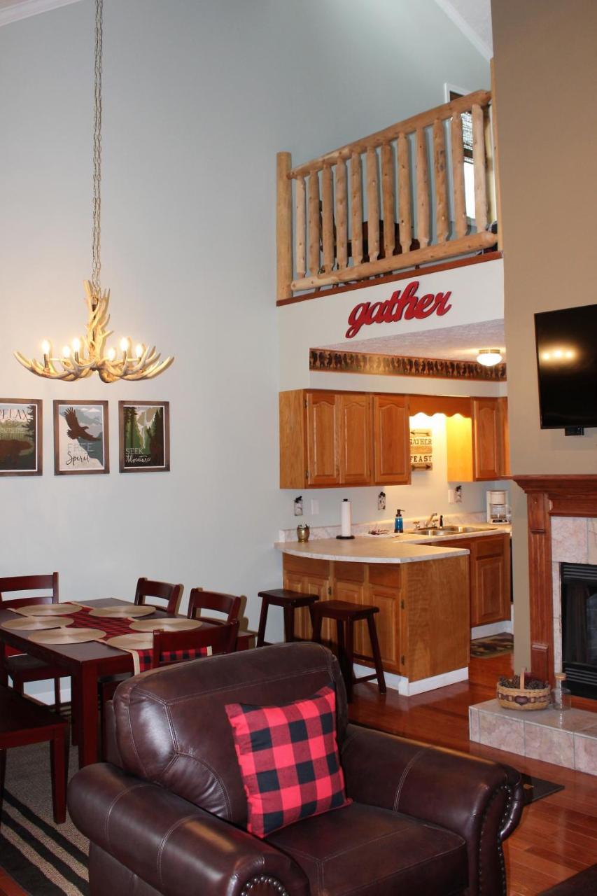 Spacious Downtown Condo Walking Distance To Downtown Gatlinburg Sleeps 6 Guests المظهر الخارجي الصورة