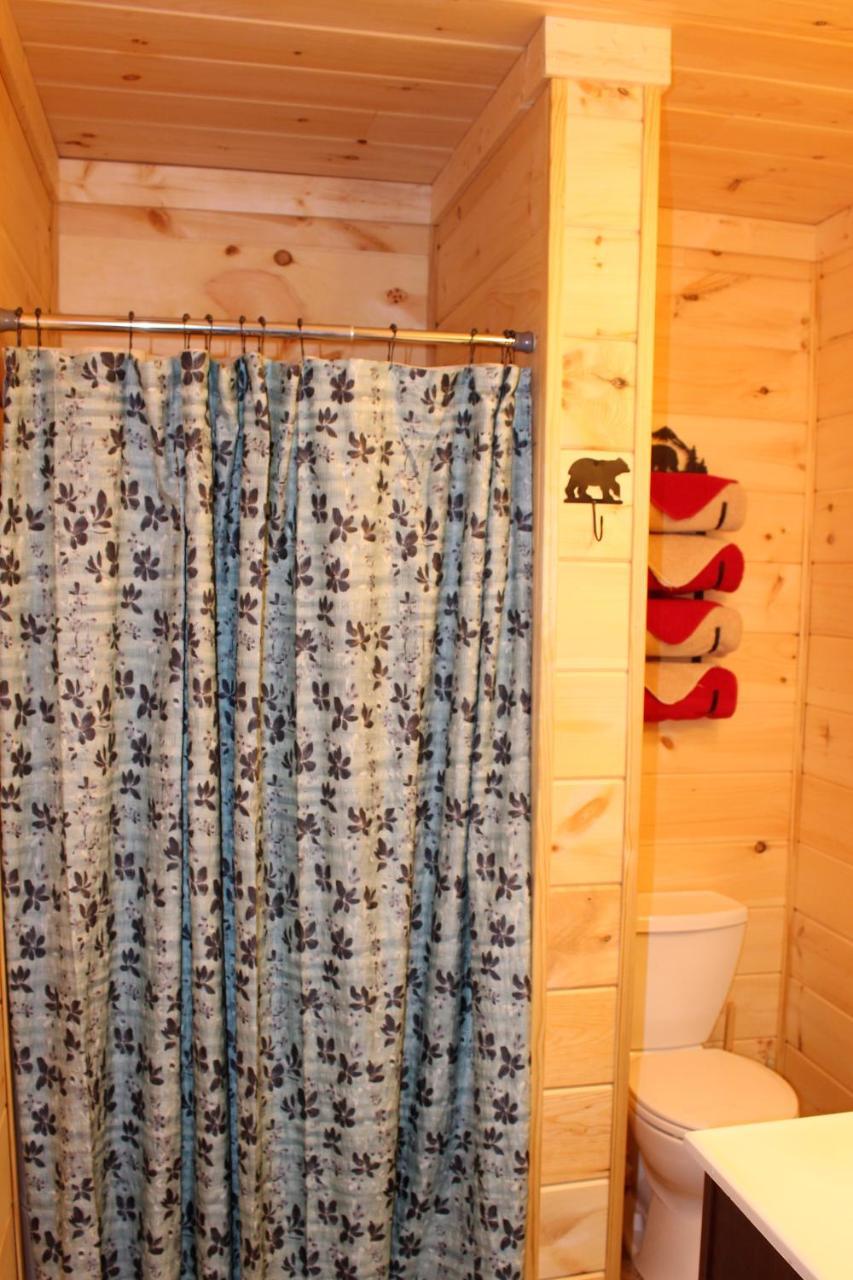 Spacious Downtown Condo Walking Distance To Downtown Gatlinburg Sleeps 6 Guests المظهر الخارجي الصورة