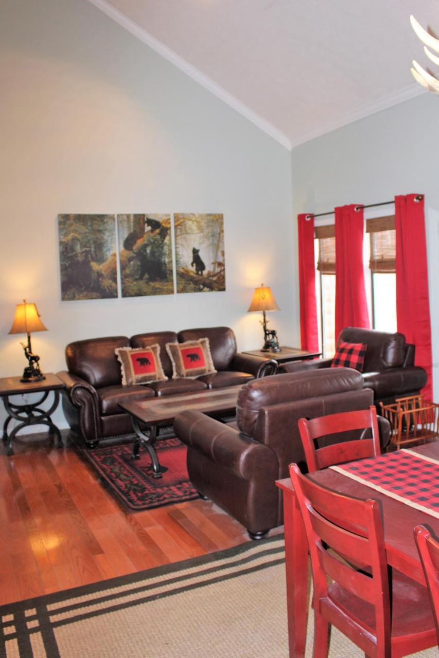 Spacious Downtown Condo Walking Distance To Downtown Gatlinburg Sleeps 6 Guests المظهر الخارجي الصورة