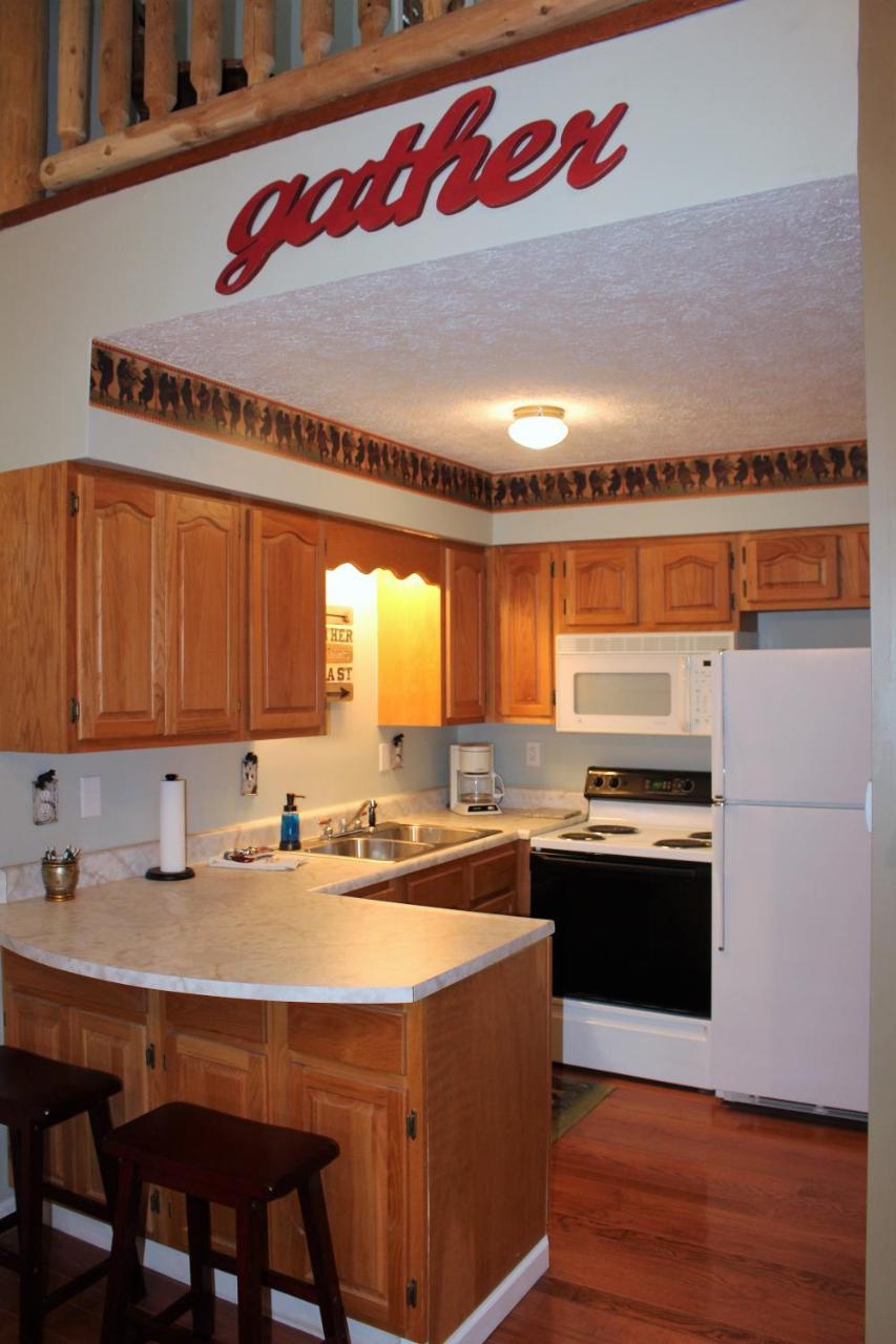 Spacious Downtown Condo Walking Distance To Downtown Gatlinburg Sleeps 6 Guests المظهر الخارجي الصورة
