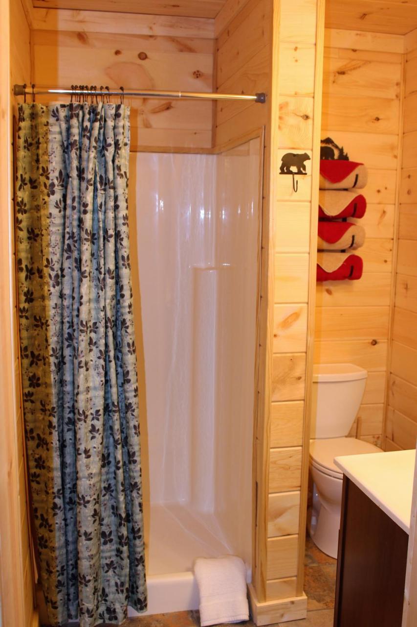 Spacious Downtown Condo Walking Distance To Downtown Gatlinburg Sleeps 6 Guests المظهر الخارجي الصورة