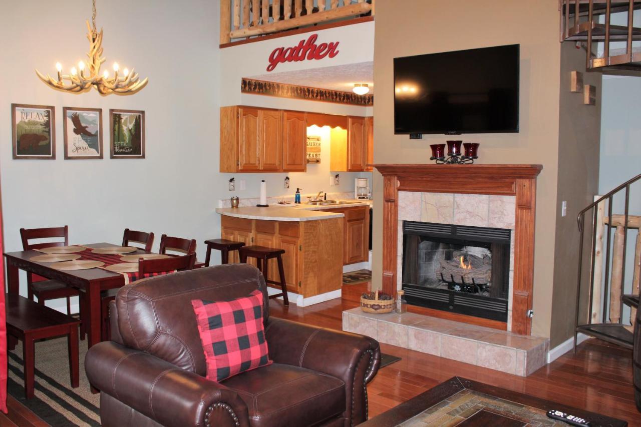 Spacious Downtown Condo Walking Distance To Downtown Gatlinburg Sleeps 6 Guests المظهر الخارجي الصورة