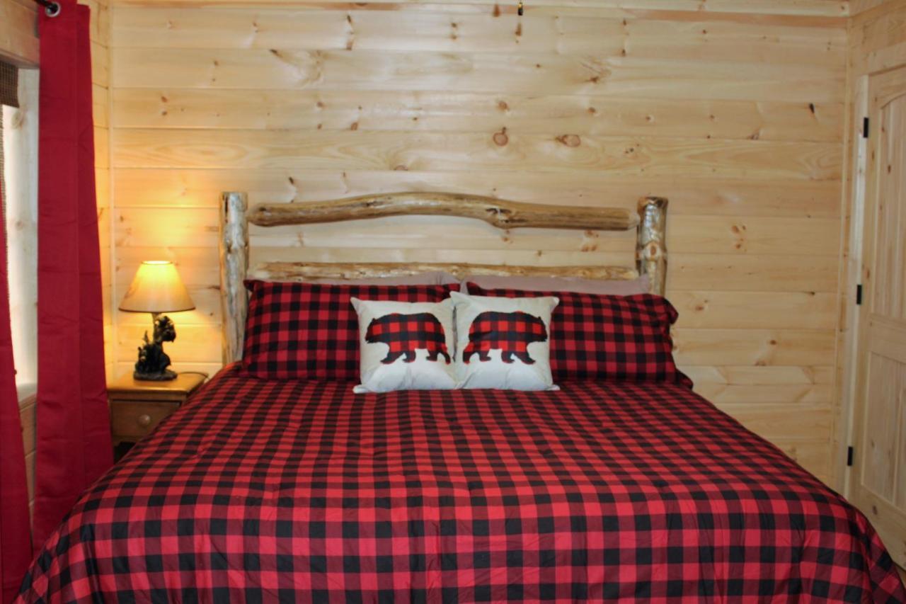 Spacious Downtown Condo Walking Distance To Downtown Gatlinburg Sleeps 6 Guests المظهر الخارجي الصورة
